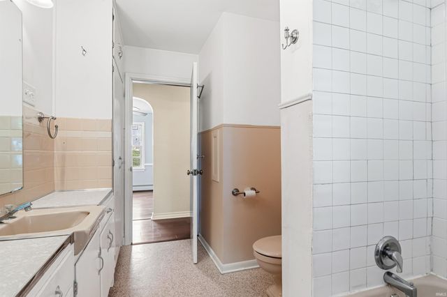 1202 W Branning Avenue, Fort Wayne, IN 46807