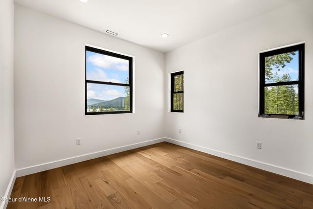 331 Towering Pines Drive, Sagle, ID 83860