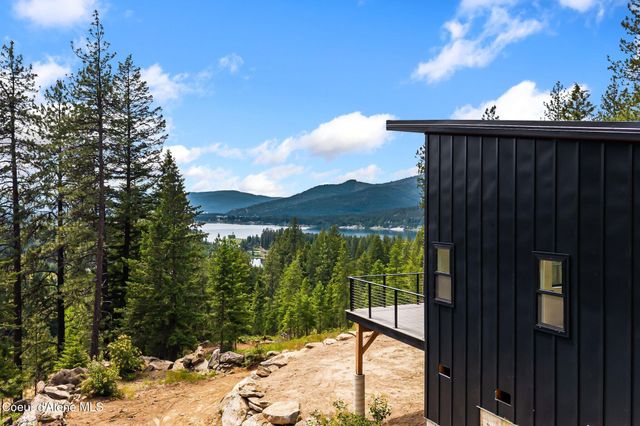 331 Towering Pines Drive, Sagle, ID 83860