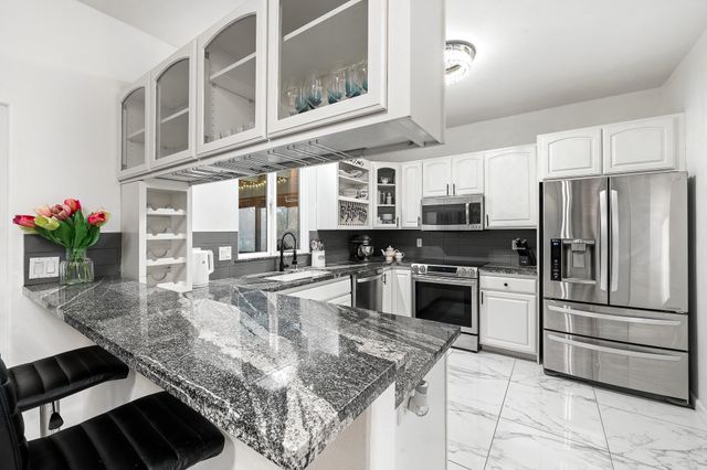 264 Palanehe St, Kihei, HI 96753