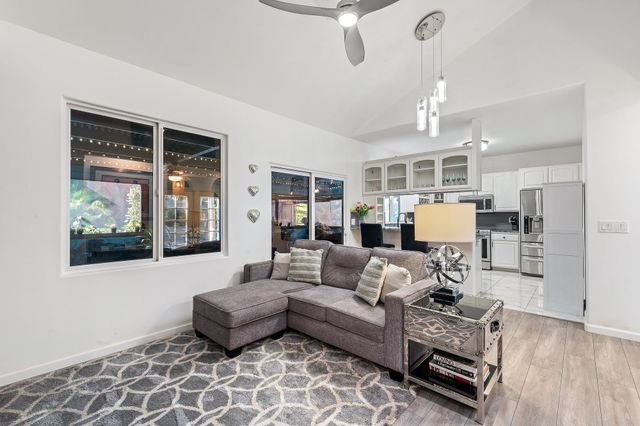 264 Palanehe St, Kihei, HI 96753