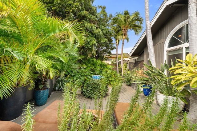 264 Palanehe St, Kihei, HI 96753