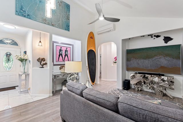 264 Palanehe St, Kihei, HI 96753