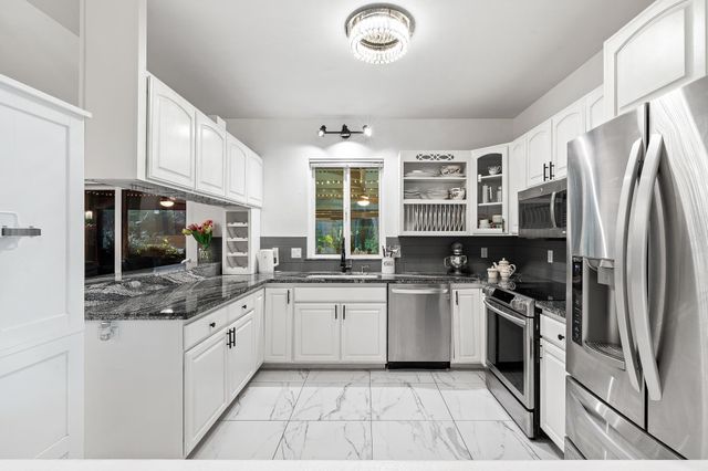 264 Palanehe St, Kihei, HI 96753