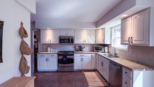 2902 Greystone Place, Champaign, IL 61822