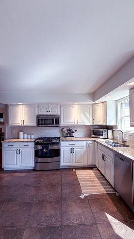 2902 Greystone Place, Champaign, IL 61822