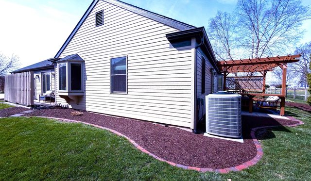 2902 Greystone Place, Champaign, IL 61822