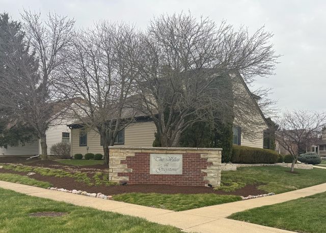 2902 Greystone Place, Champaign, IL 61822