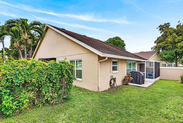 7876 Lake Champlain Court, Delray Beach, FL 33446