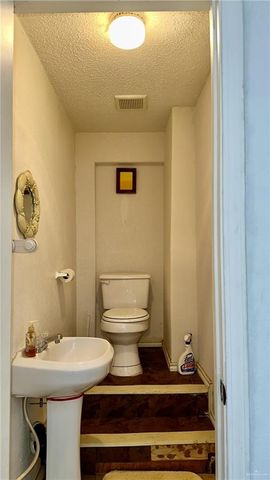 2104 Fairmont Avenue, Mcallen, TX 78504