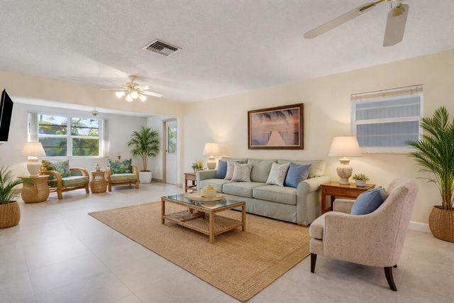 129 Mockingbird Lane, Delray Beach, FL 33445