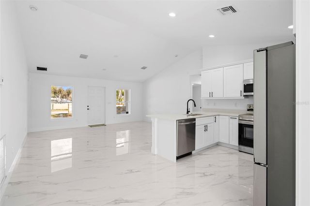 7542 NW 83RD COURT, Okeechobee, FL 34972