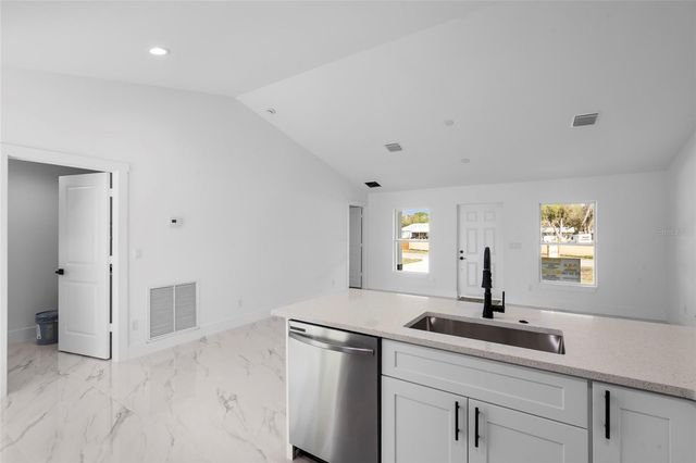 7542 NW 83RD COURT, Okeechobee, FL 34972