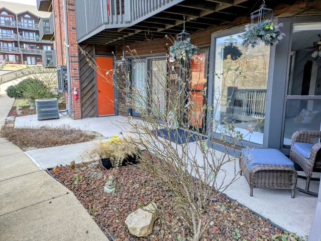 150 Sunken Forest Dr. 8-206, Forsyth, MO 65653