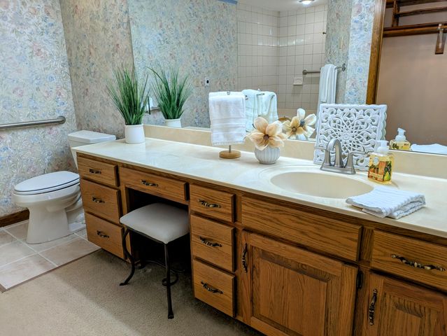 150 Sunken Forest Dr. 8-206, Forsyth, MO 65653