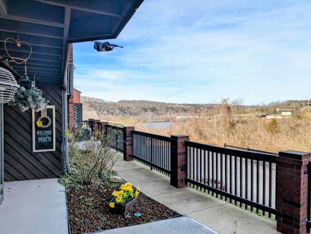 150 Sunken Forest Dr. 8-206, Forsyth, MO 65653