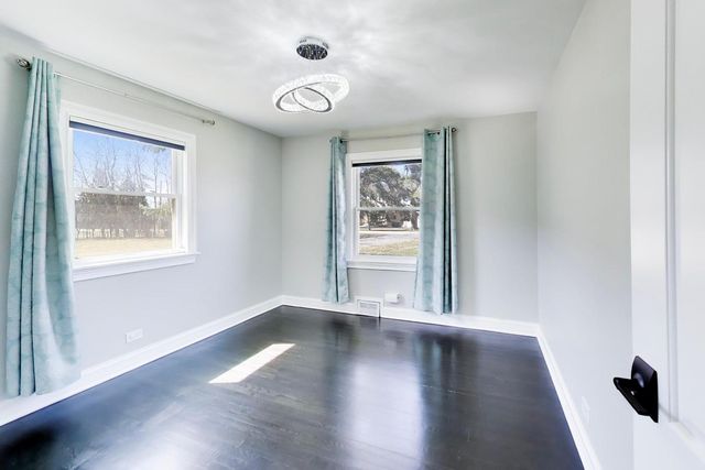 2055 Walnut Circle, Northbrook, IL 60062