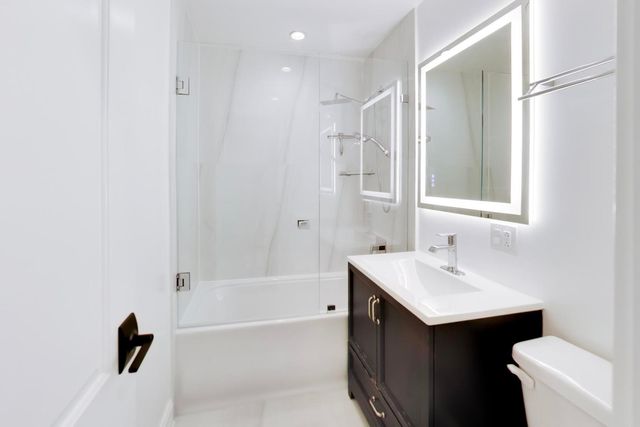 2055 Walnut Circle, Northbrook, IL 60062