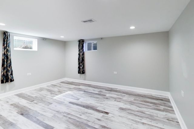 2055 Walnut Circle, Northbrook, IL 60062