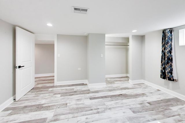 2055 Walnut Circle, Northbrook, IL 60062