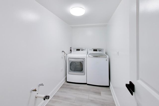 2055 Walnut Circle, Northbrook, IL 60062