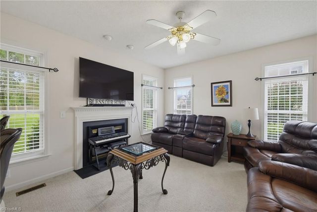 3658 Single leaf Court, High Point, NC 27265