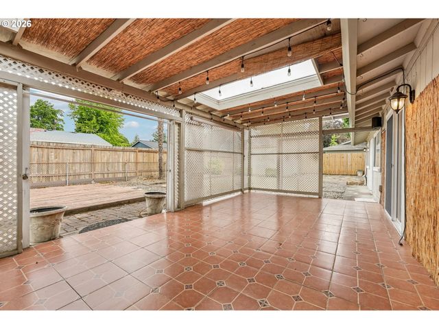 546 Se PAROPA Pl, Gresham, OR 97080