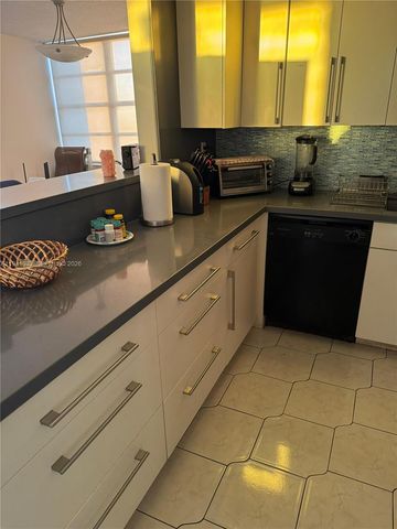 2750 NE 183rd St 1503, Aventura, FL 33160