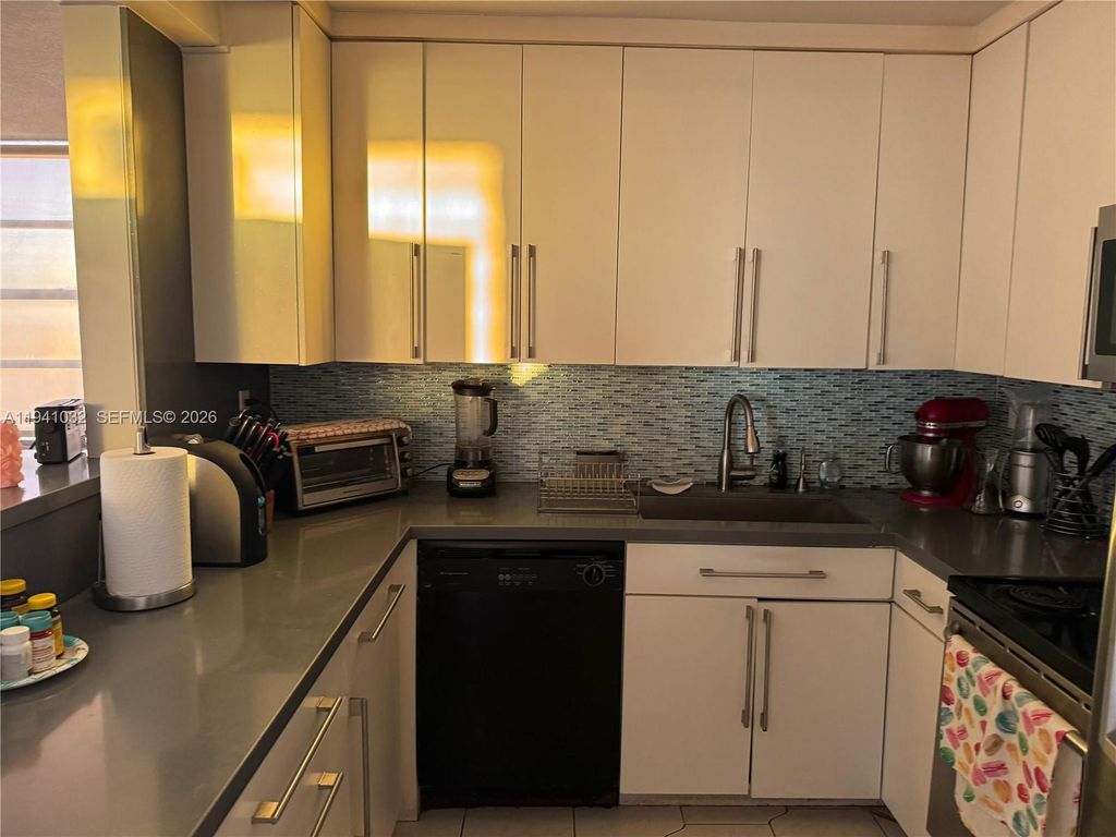 2750 NE 183rd St 1503, Aventura, FL 33160