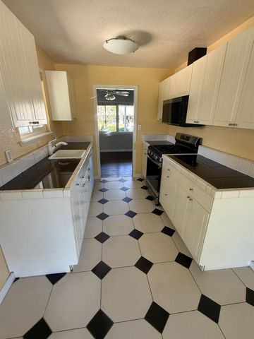 6421 Grattan Way, North Highlands, CA 95660
