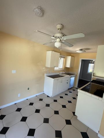 6421 Grattan Way, North Highlands, CA 95660