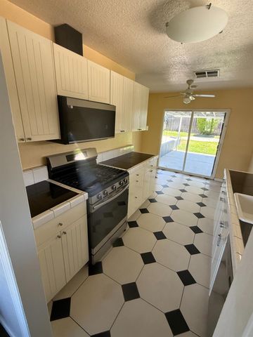 6421 Grattan Way, North Highlands, CA 95660