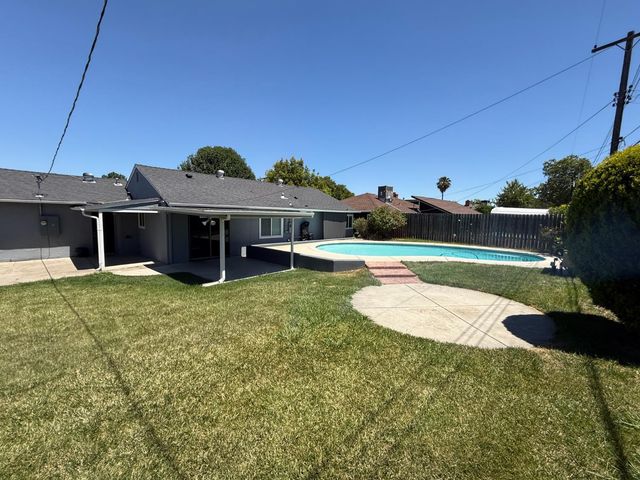 6421 Grattan Way, North Highlands, CA 95660