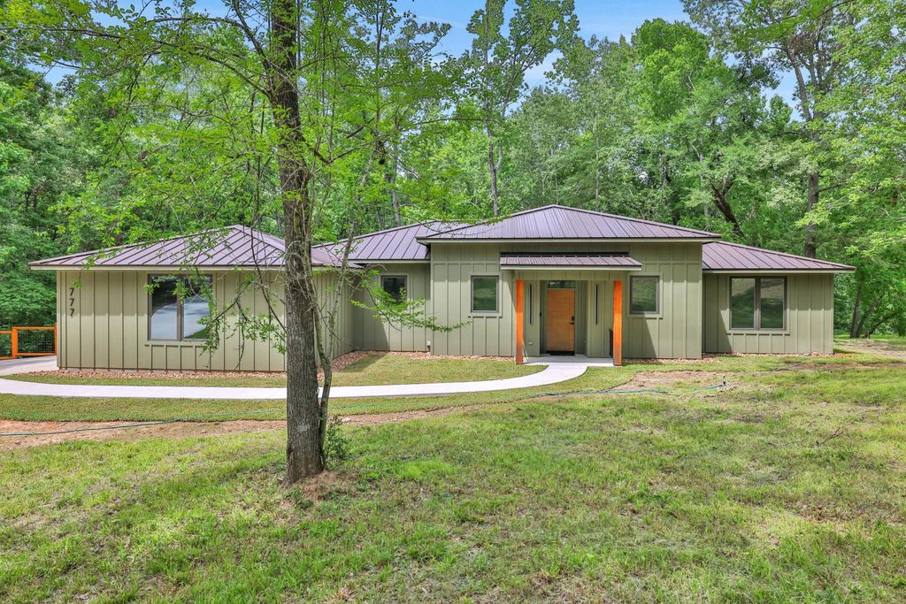 777 S Cape Royale Drive, Coldspring, TX 77331