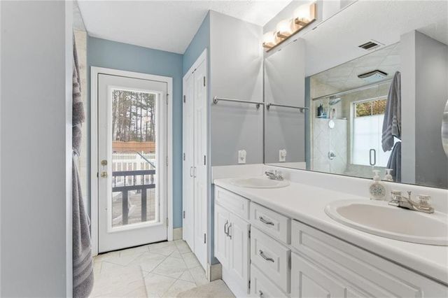 3132 Victoria Place Drive, Loganville, GA 30052