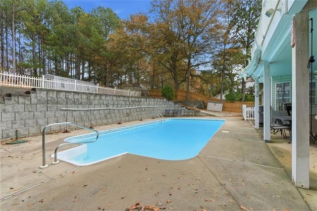 3132 Victoria Place Drive, Loganville, GA 30052