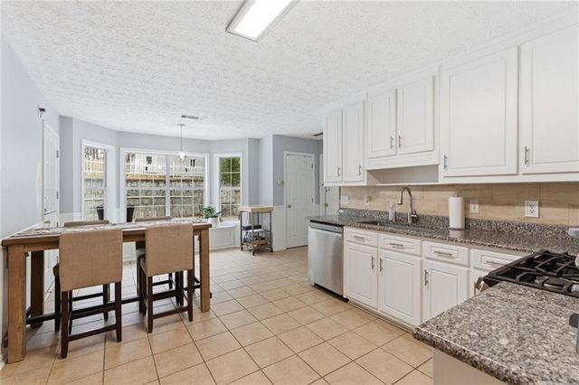 3132 Victoria Place Drive, Loganville, GA 30052