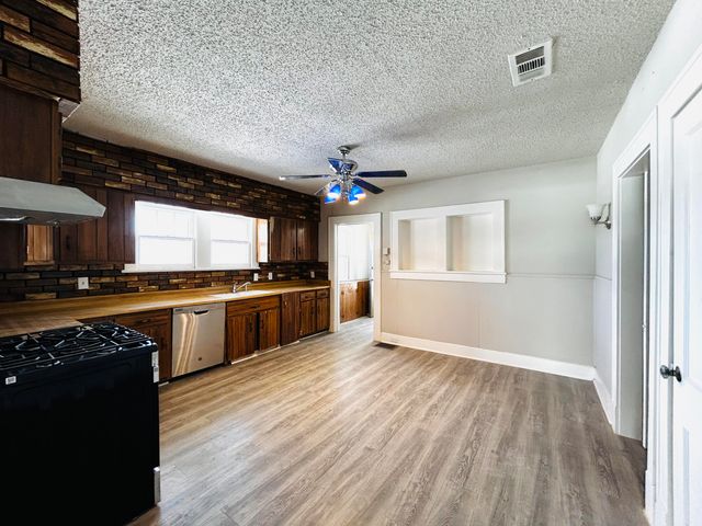 924 46th Street, Lubbock, TX 79412