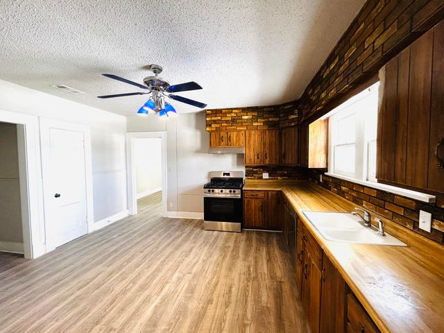 924 46th Street, Lubbock, TX 79412