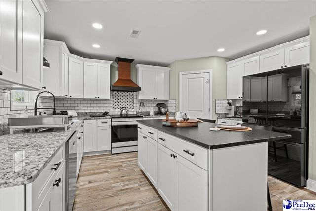 7429 E National Cemetery, Florence, SC 29506