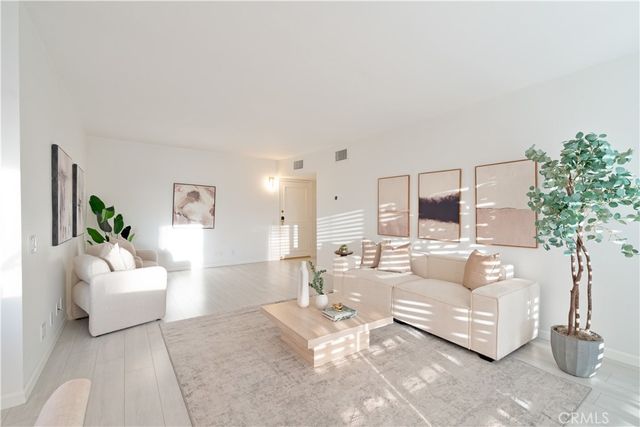 5400 Lindley Avenue 322, Encino, CA 91316