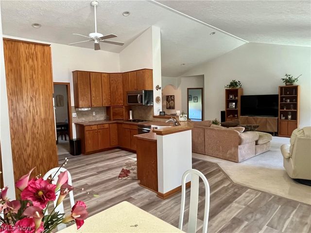 4524 Leawood Drive NE, Canton, OH 44714