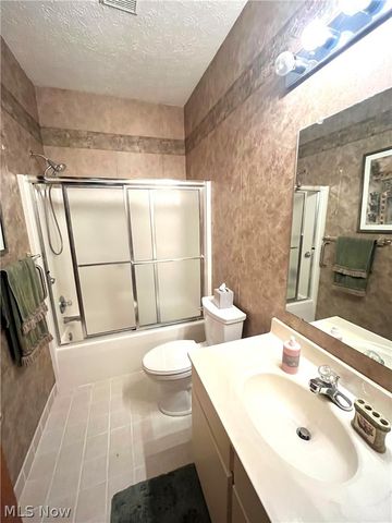 4524 Leawood Drive NE, Canton, OH 44714
