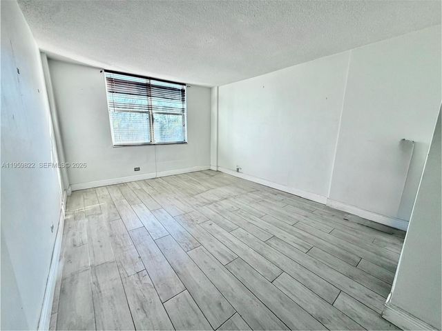3660 NE 166th Street 301 +40' Deeded Dock, North Miami Beach, FL 33160