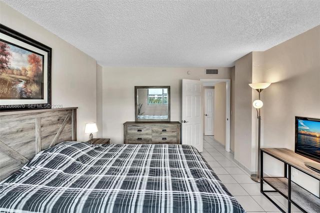 9273 Collins Avenue 308, Surfside, FL 33154