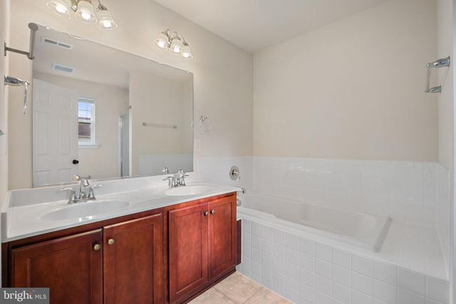 2210 MALLARD LANDING DR, Fredericksburg, VA 22408