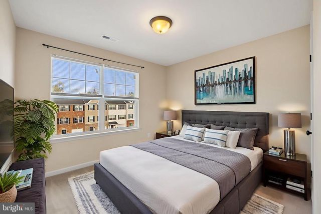 2210 MALLARD LANDING DR, Fredericksburg, VA 22408