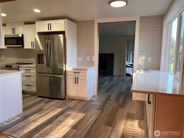 15633 47th Avenue S, Tukwila, WA 98188