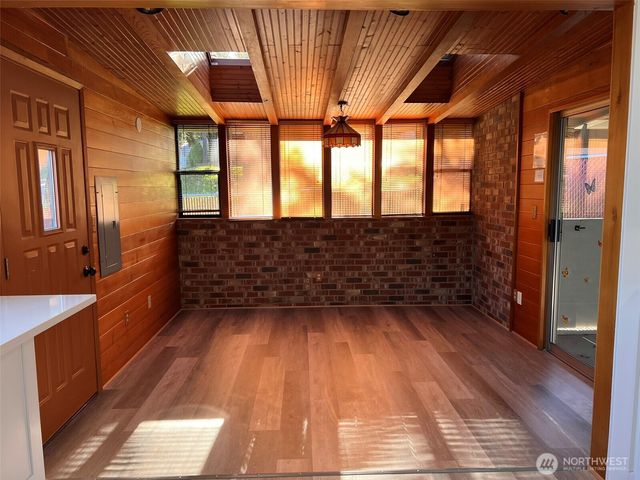 15633 47th Avenue S, Tukwila, WA 98188