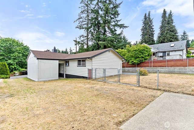 15633 47th Avenue S, Tukwila, WA 98188